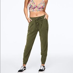 MOVE LIGHTWEIGHT JOGGER